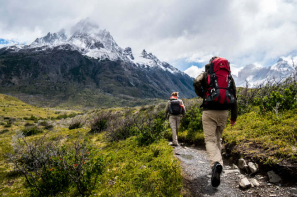 Mountain Escapes for Autumn: Beginner Treks and Hill Stations Within Reach